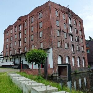 Blick auf Außenansicht der Kattau-Mühle in Buxtehude