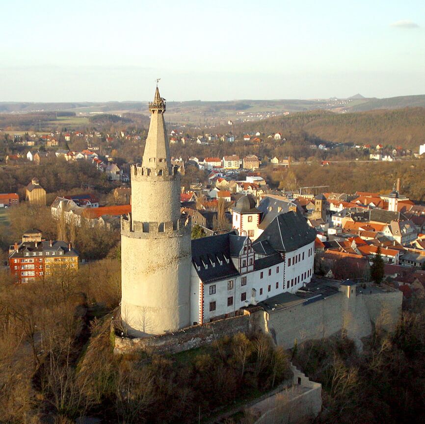 Blick auf Osterburg in Weida nach der Sanierung des Turmes durch BCH