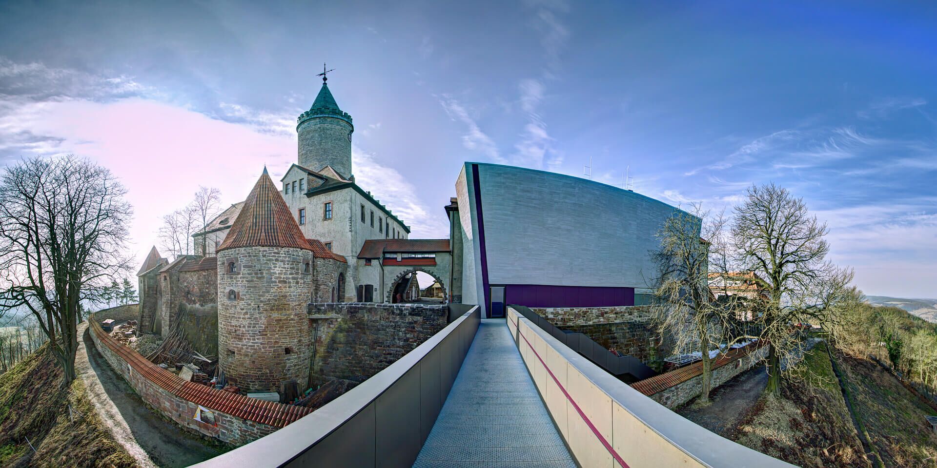 Blick auf die umgebaute Leuchtenburg mit den neuen Porzellanwelten