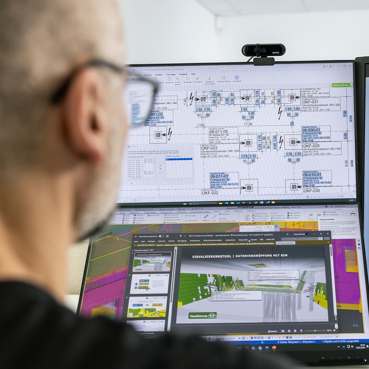 Forschung mit digitalen Simulationsdaten auf mehreren Monitoren