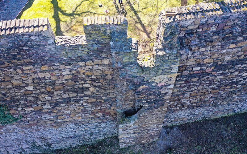 Luftbild der Burg Ranis mit Blick auf den Bauabschnitt