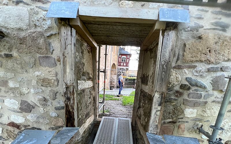 Blick auf einen neuen Durchbruch für einen Durchgang in der Burg Ranis